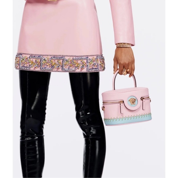 Versace - Picture 2 of 9